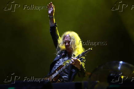 Saxon se apresenta no bangers open air