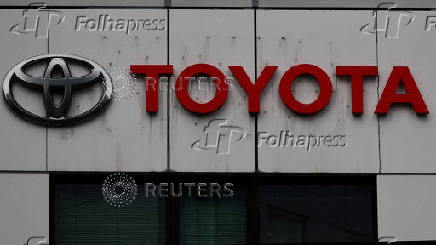 FILE PHOTO: Toyota Motor Corp's logo is pictured at its dealership in Tokyo