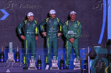 Bandeirada e pódio da categoria lmgt3 durante o fia wec no rolex 6 horas de são paulo
