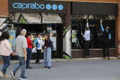El apagón sume a Cataluña en el caos: sin trenes ni móvil y con comercios cerrados