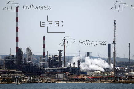 Tension between Israel and Iran may cause sharp increase in oil prices