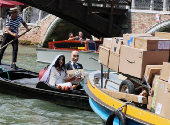 Bezos mannequins displayed in parody installation around Venice ahead of his wedding
