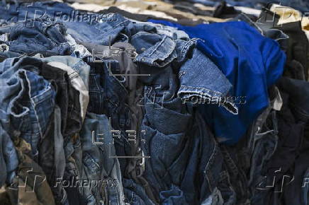 Clothes recycling in Couillet