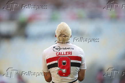 Jonathan Calleri comemora gol contra o Flamengo