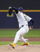 MLB: Chicago Cubs at Milwaukee Brewers