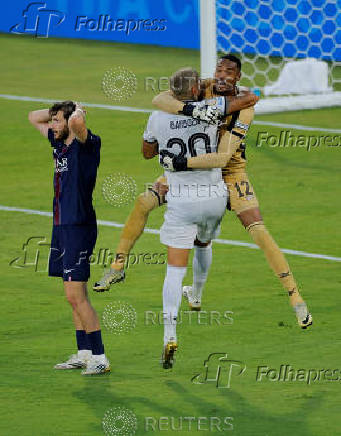 FIFA Club World Cup - Group B - Paris St Germain v Botafogo