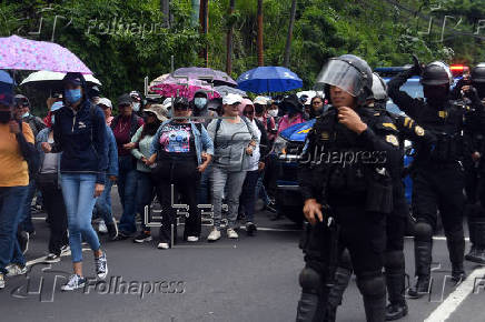 Sindicato de maestros de Guatemala bloquea varias carreteras del país