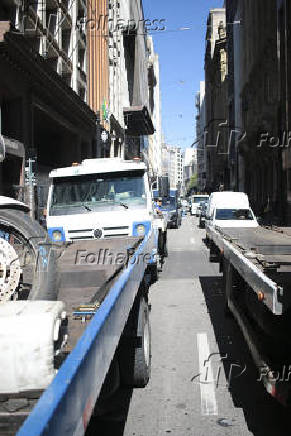 Guinchos fazem protesto no Centro de SP