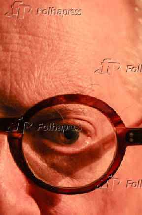 Detalhe do retrato do jurista Miguel Reale Júnior em São Paulo