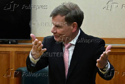 Outgoing German Foreign Minister Baerbock welcomes her successor, newly appointed German Foreign Minister Wadephul prior a handover ceremony in Berlin