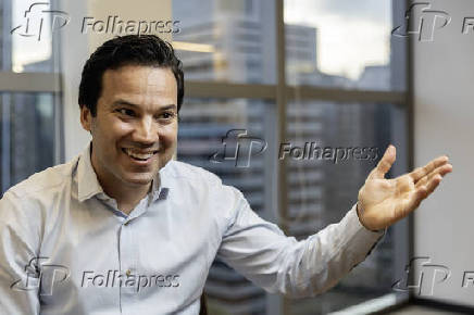Branko Sevarlic em sua sala no escritório da Philip Morris Brasil