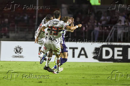 Match between são paulo and talleres for the 2025 libertadores cup.