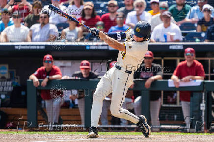 NCAA Baseball: College World Series-Arkansas v Murray State