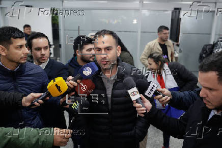 Llega a Paraguay grupo de funcionarios municipales que estaba varado en Israel