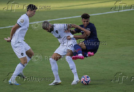 FIFA Club World Cup - Group B - Paris St Germain v Botafogo