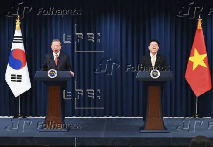General Secretary of the Communist Party of Vietnam To Lam visits South Korea