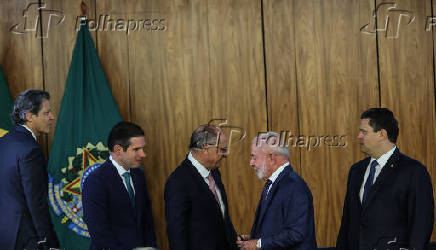 Lula assina MP com R$ 30 bi para setores atingidos pelo tarifaço