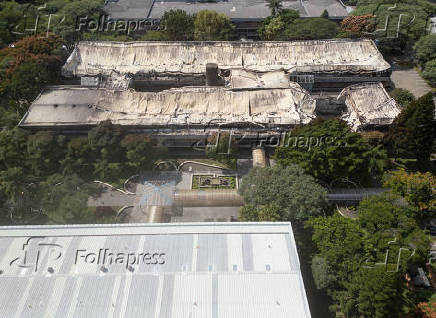 Rescaldo incendio PUC PR