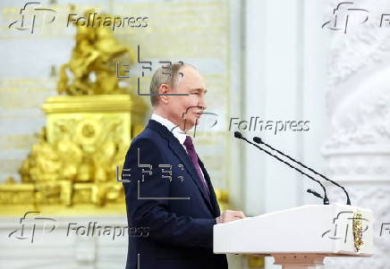 Putin meets with graduates of higher military educational institutions in Moscow