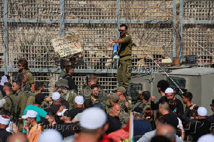 Ceasefire line between Israeli-occupied Golan Heights and Syria