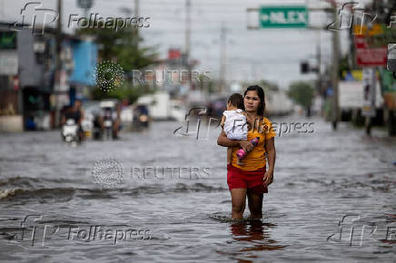 Typhoon Co-may makes landfall in the Philippines