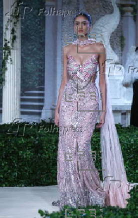 Falguni Shane Peacock - Runway - India Couture Week