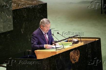 conferência internacional de alto nível para a solução pacífica da questão da Palestina e a implementação da solução de dois Estados.