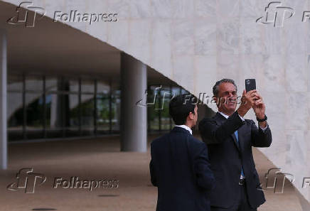 Carlos Slim Domit faz selfie no Palácio do Planalto