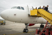 People evacuated from Middle East arrive in Slovakia