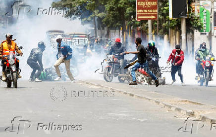 As Kenya marks anniversary of deadly protest, counter-protesters raise fears of new violence in Nairobi