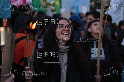 Teachers and students march in Buenos Aires for public education