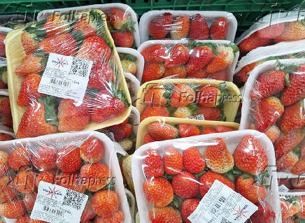 Preço do Morango dispara sos supermercados