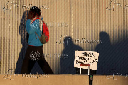 Protests continue against federal immigration action in Broadview