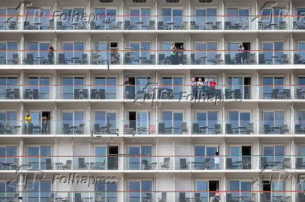 Summer tourism in Amsterdam