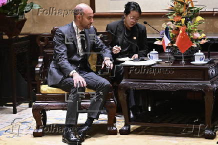 French Foreign Minister meets with China's Minister of Foreign Affairs Wang Yi in Beijing