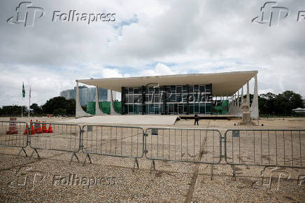 Segurança é reforçada na praça dos Três Poderes