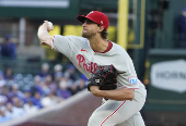MLB: Philadelphia Phillies at Chicago Cubs