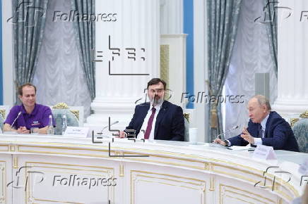 Russian president holds meeting of Russia-Land of Opportunity supervisory board