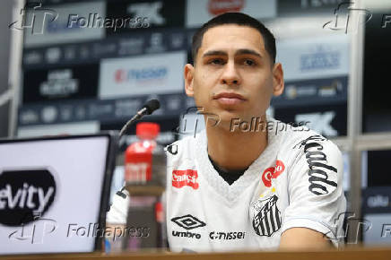 Gustavo Caballero é apresentado como novo reforço do Santos