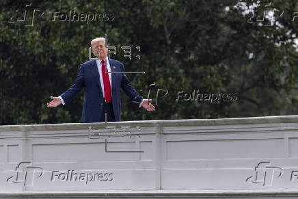 US President Donald J. Trump tours the roof at the White House