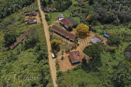 Moradias em área rural na região de Parelheiros
