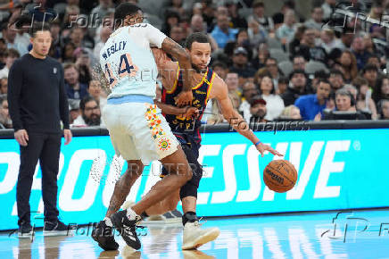 NBA: Golden State Warriors at San Antonio Spurs