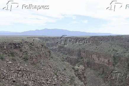 Ponte do desfiladeiro do rio grande em taos - novo méxico.