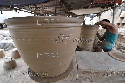Clay pot workshop in Karachi
