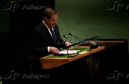 conferência internacional de alto nível para a solução pacífica da questão da Palestina e a implementação da solução de dois Estados.