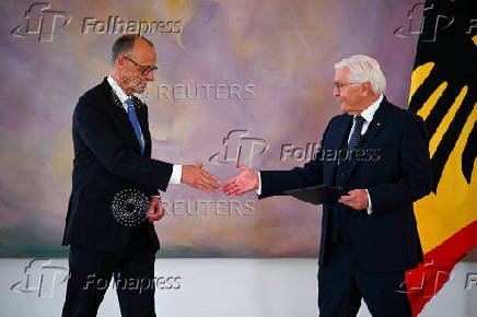 Incoming German cabinet members receive certificate of appointment in Berlin