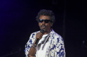 O cantor seu Jorge se apresenta no festival C6 Fest
