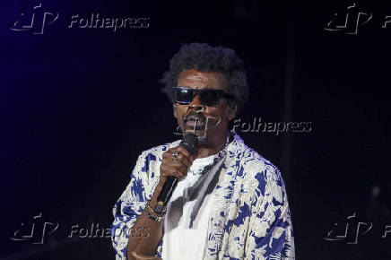 O cantor seu Jorge se apresenta no festival C6 Fest